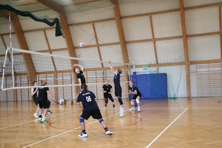 Turniej Piłki Siatkowej o Puchar Burmistrza w Oleszycach