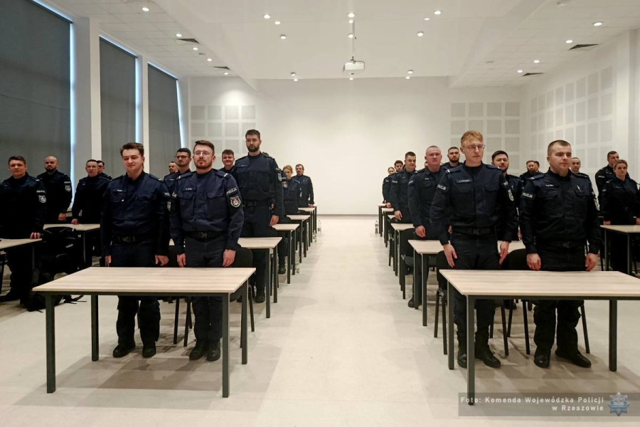 48 policjantów z Podkarpacia z awansem. Zakończyło się pierwsze w tym roku szkolenie podoficerskie