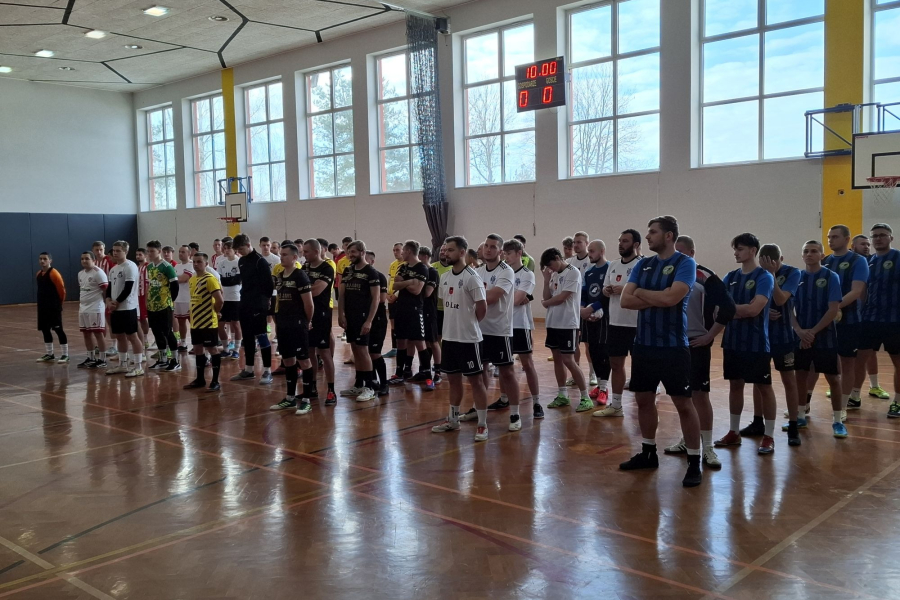 Huragan Basznia Dolna triumfuje w halowym turnieju o Puchar Wójta Gminy Lubaczów