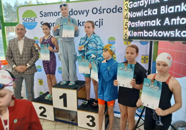 Pływanie: Gaja Mirkowska i Antoni Wójciak z medalami na mistrzostwach województwa
