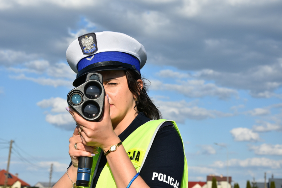 127 km/h przez Lisie Jamy. Kierowca nie zatrzymał się do kontroli