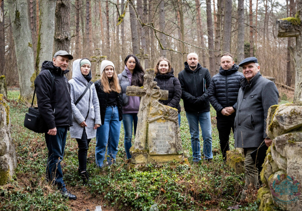 Szkoła rzeźby bruśnieńskiej ruszyła. Tradycja wraca do Starego Brusna [ZDJĘCIA]