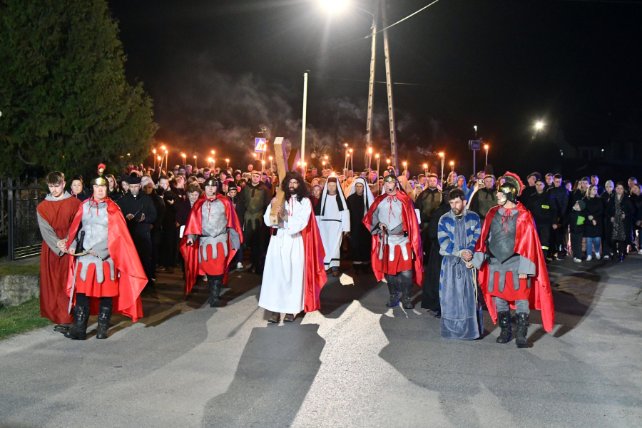 Tak wyglądało Misterium Męki Pańskiej w Łukawcu. Zobacz fotorelację