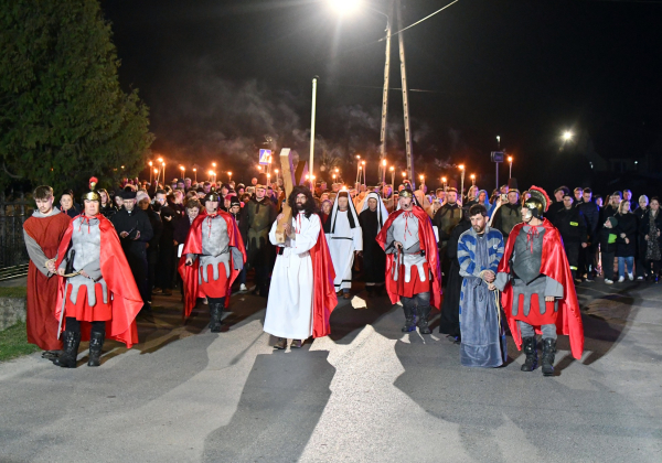 Tak wyglądało Misterium Męki Pańskiej w Łukawcu. Zobacz fotorelację