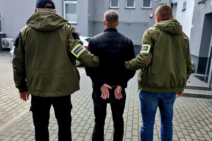 Oszustwo „na inwestycję” w Lubaczowie. 46-latek zatrzymany na gorącym uczynku