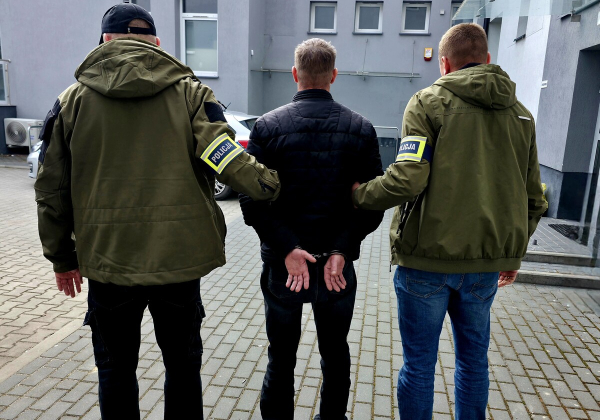 Oszustwo „na inwestycję” w Lubaczowie. 46-latek zatrzymany na gorącym uczynku