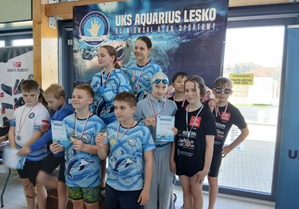Rekiny z medalami i rekordami. Świetne starty w dwóch zawodach