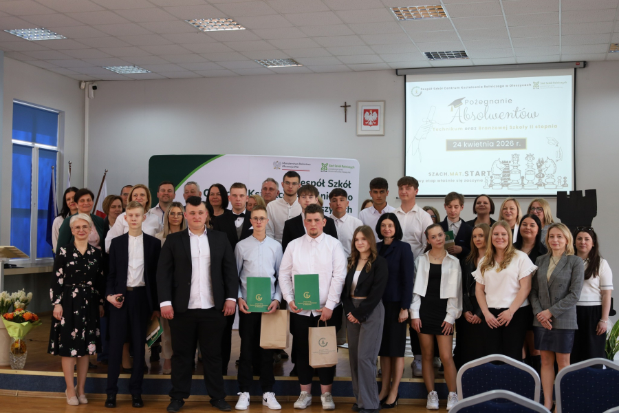 Absolwenci ZSCKR w Oleszycach zakończyli naukę. Teraz czas na egzamin dojrzałości [ZDJĘCIA]