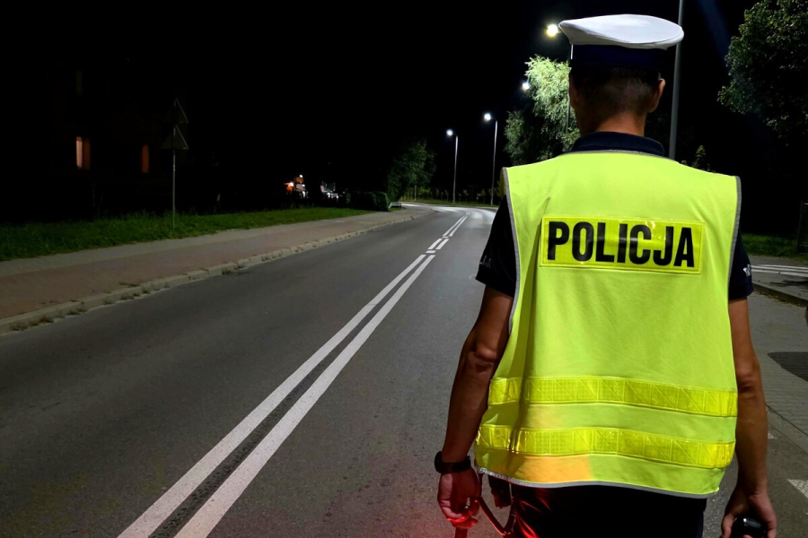 Kompletnie pijany jechał zygzakiem przez Basznię Dolną. Miał blisko 2 promile