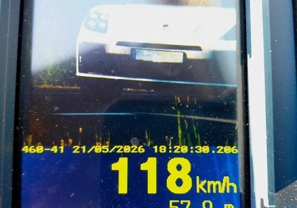 Ukrainiec w Porsche pędził 118 km/h przez Zalesie - stracił prawo jazdy