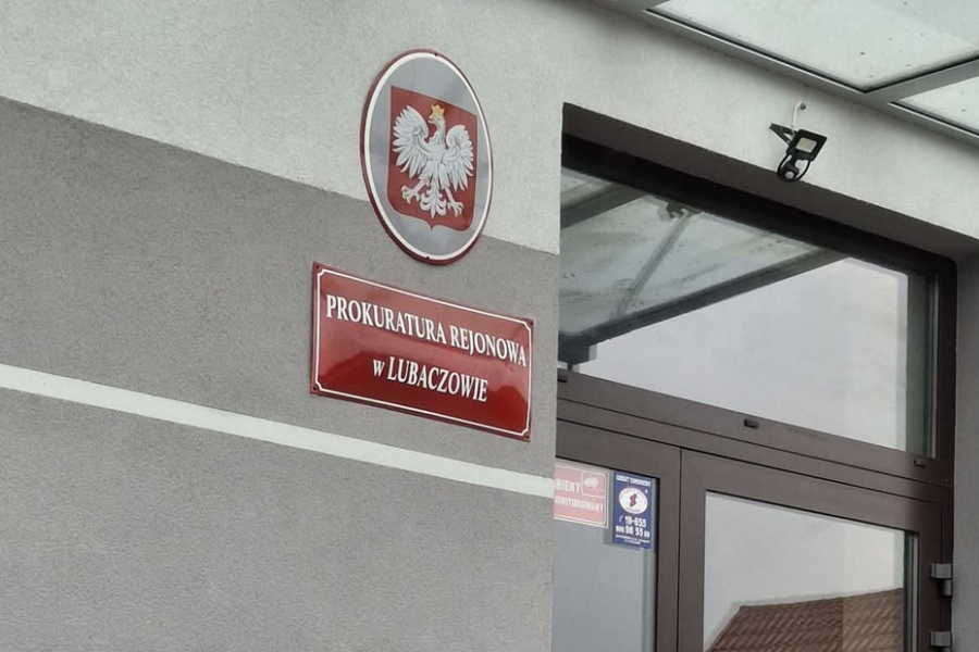Szczątki ludzkie i amunicja w lesie pod Prusiem. Prokuratura wszczęła śledztwo