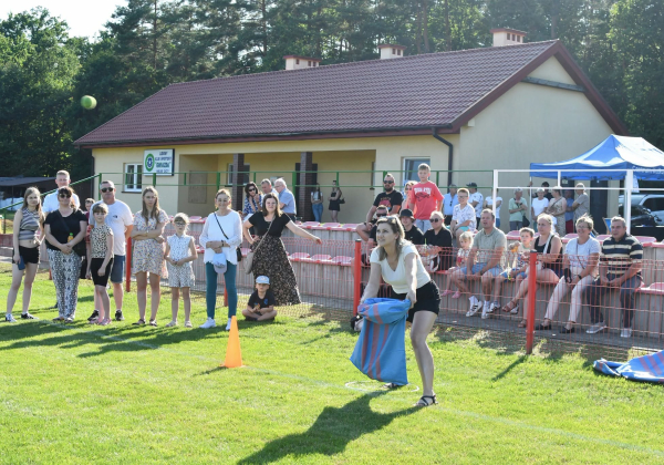 Najpierw rywalizacja, później zabawa. Gminne Święto Sportu w Wielkich Oczach [ZDJĘCIA]