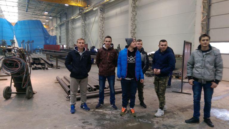Stypendyści w z wizytą w firmie MDM Polska Sp.zo.o fot. ZS w Lubaczowie