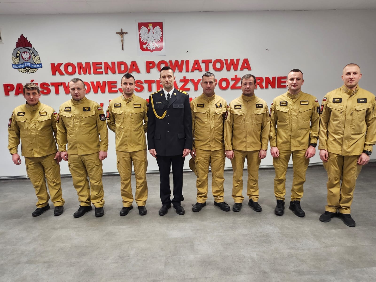 Strażacy z Lubaczowa pożegnali funkcjonariusza kończącego służbę [ZDJĘCIA]