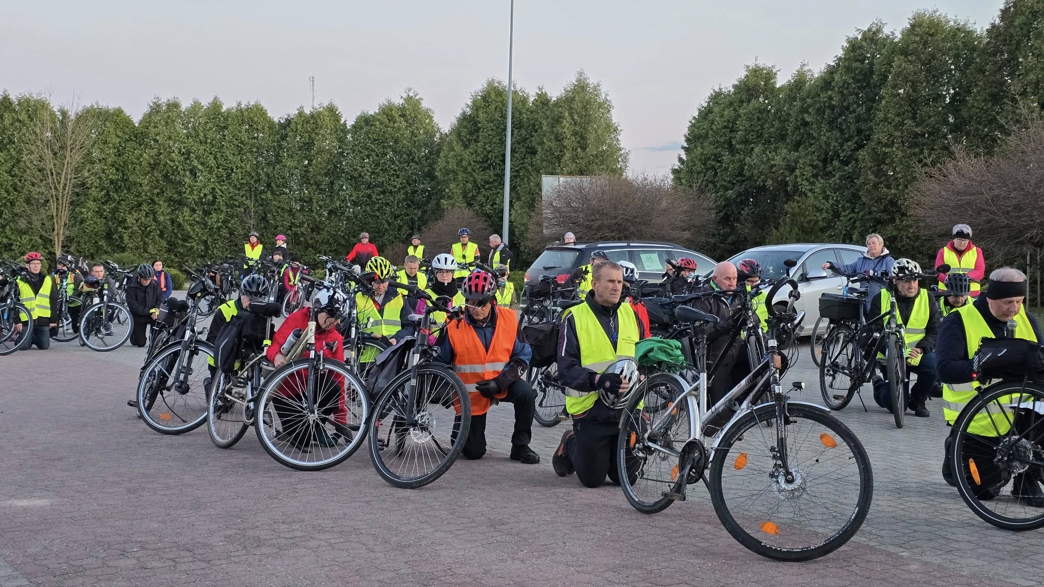 Nocna droga krzyżowa na rowerach. Wyruszą z Lubaczowa w 45-kilometrową trasę
