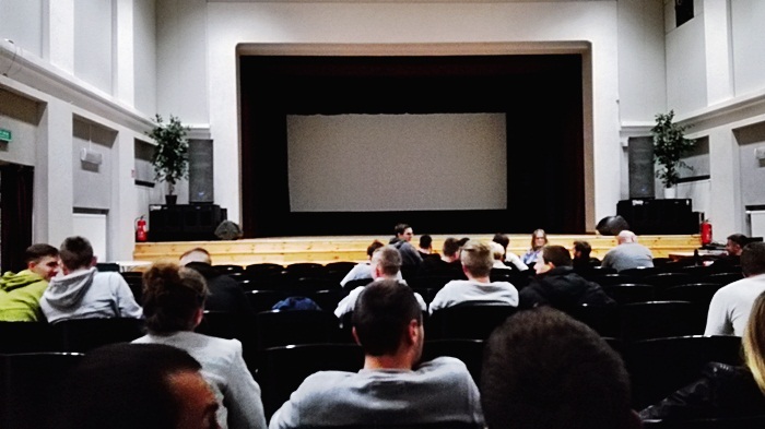 Widzowie czekają na ponowne odtworzenie filmu. Niestety nie doczekali się fot. zlubaczowa.pl