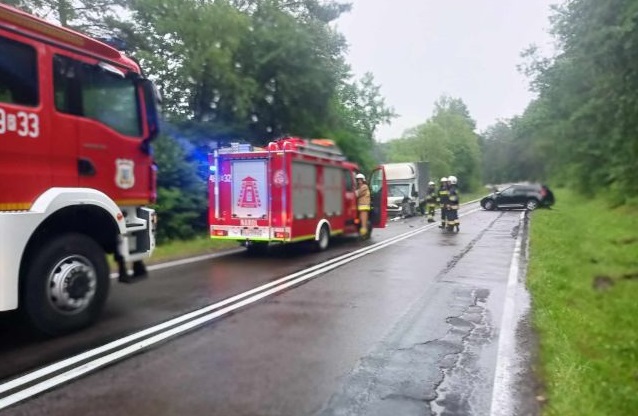 Czołowe zderzenie na trasie Narol - Bełżec. Cztery osoby ranne