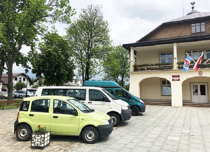 Straż graniczna przekazała gminie Narol trzy samochody osobowe