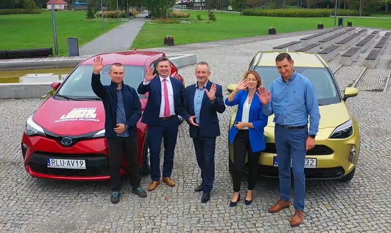 Oni wygrali auta w loterii Autolokata. W tym roku pula nagród wynosi prawie 360 tys. zł [VIDEO]