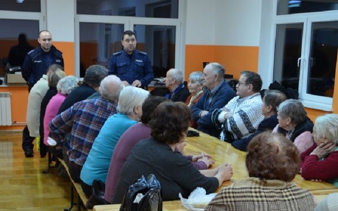 Dzielnicowi w trosce o bezpieczeństwo seniorów