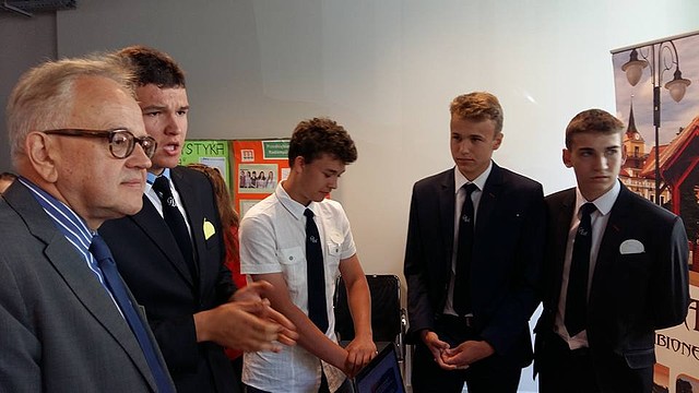 Gimnazjaliści z Lubaczowa wyróżnieni za pomysł na Miejskie Targowisko