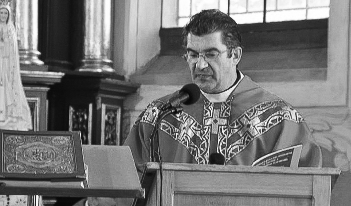 Ks. Piotr Podborny przez 10 lat był proboszczem Parafii w Starym Dzikowie fot. archiwum krz.pl