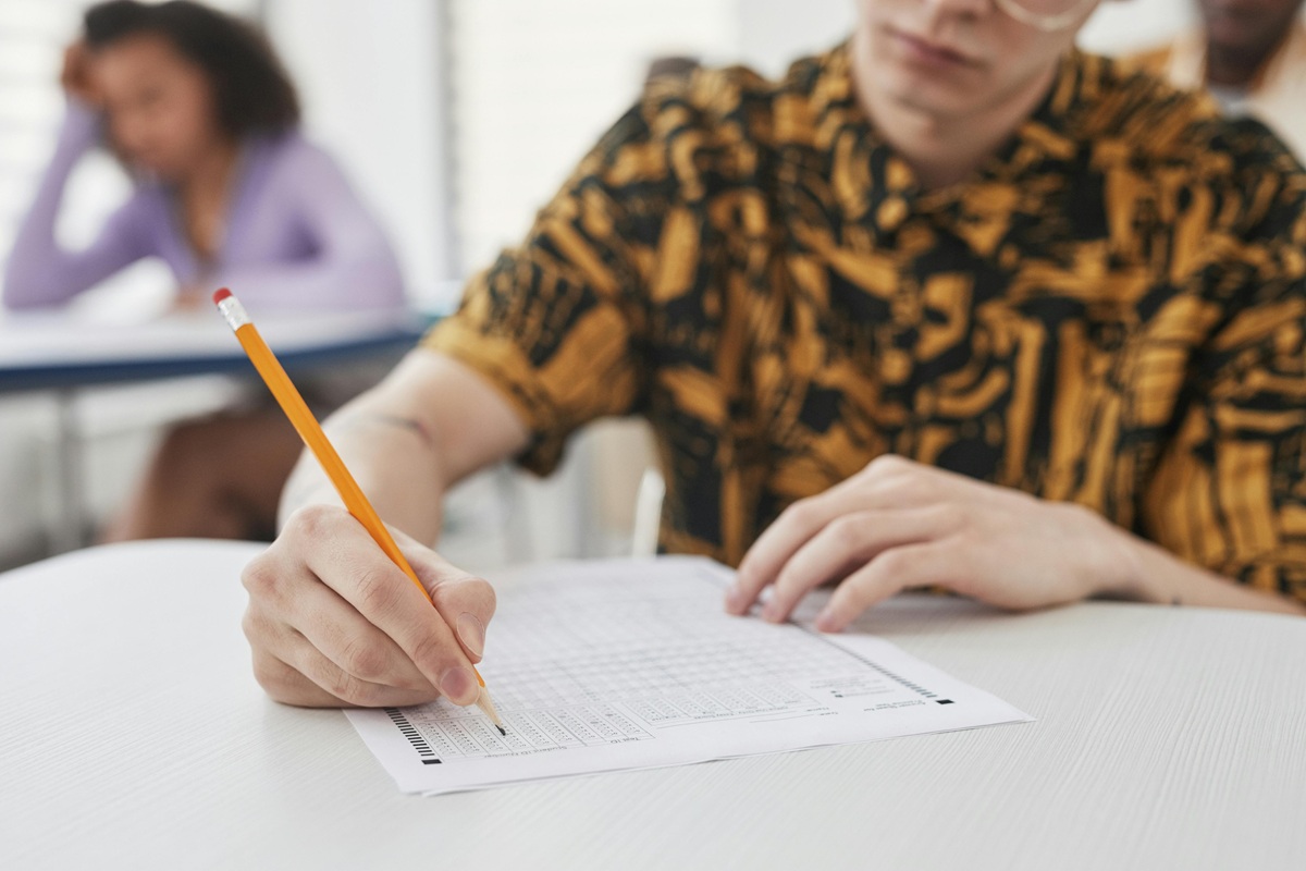 Matura z języka polskiego – jak skutecznie przygotować się do części pisemnej online?
