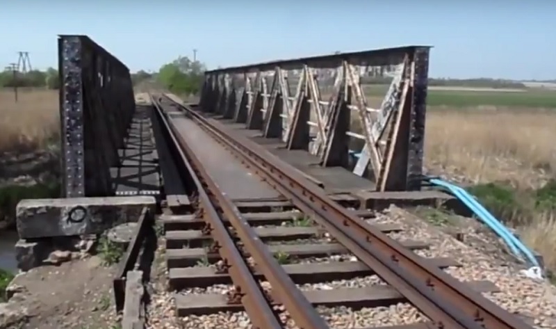 kadr z filmu youtube.com/watch?v=ETgDnvhYutY