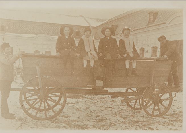 Wozacy z wnuczętami Barona