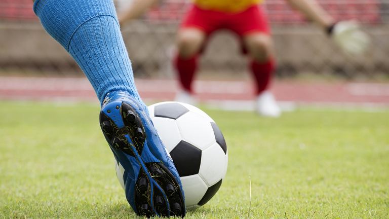 Liga okręgowa odrabiała zaległości. Lider traci punkty, w środku tabeli robi się ciasno