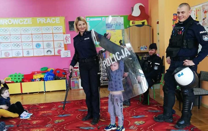 Policyjne spotkania z dziećmi i młodzieżą [FOTO]