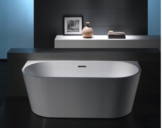 Do jakich wnętrz pasują wanny wolnostojące przyścienne? Wyjaśniamy