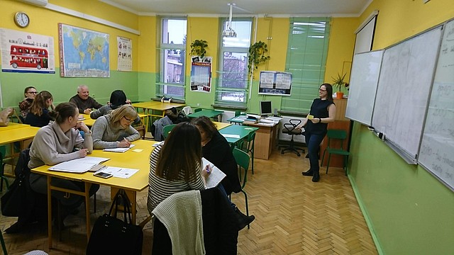 LOWE w Dwójce na półmetku działalności