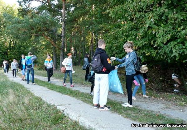 Uczniowie będą sprzątać lasy