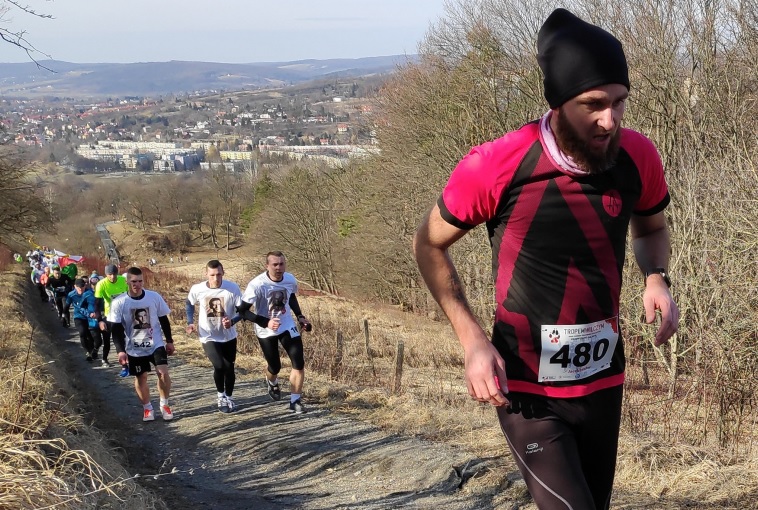 Przebiegnie ultramaraton, by pomóc Mateuszowi